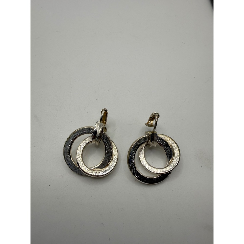 Vintage Silver Tone Double‎ Interlocking Hoop Clip On Earrings Textured Ribbed
